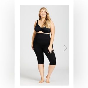 Avenue Seamless High Waisted Capri